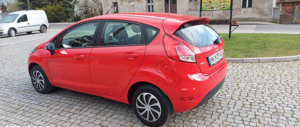 Ford Fiesta cena 22900 przebieg: 126000, rok produkcji 2013 z Karczew małe 254